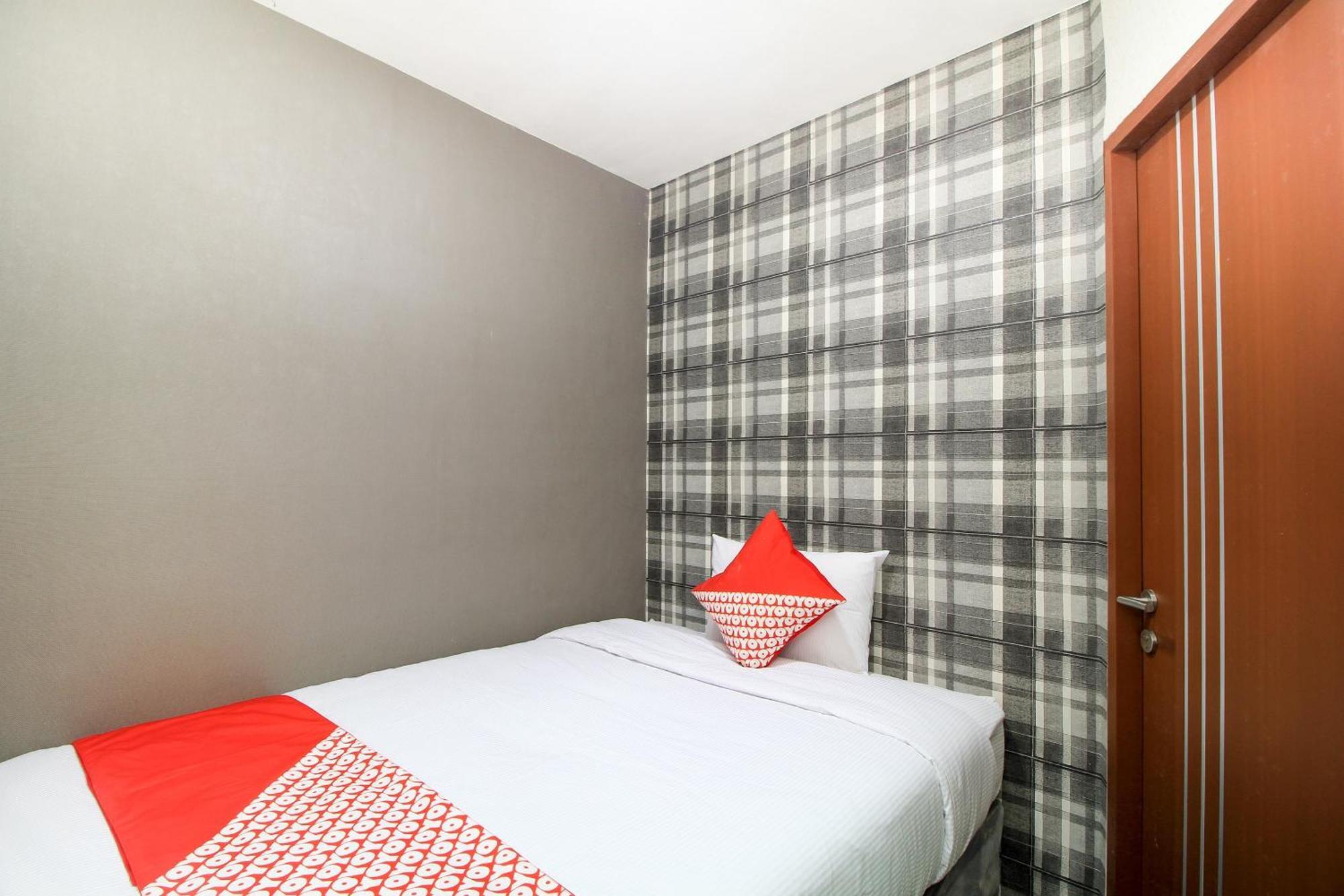 โอโย 217 A1 โฮเต็ล Hotel สุราบายา ภายนอก รูปภาพ