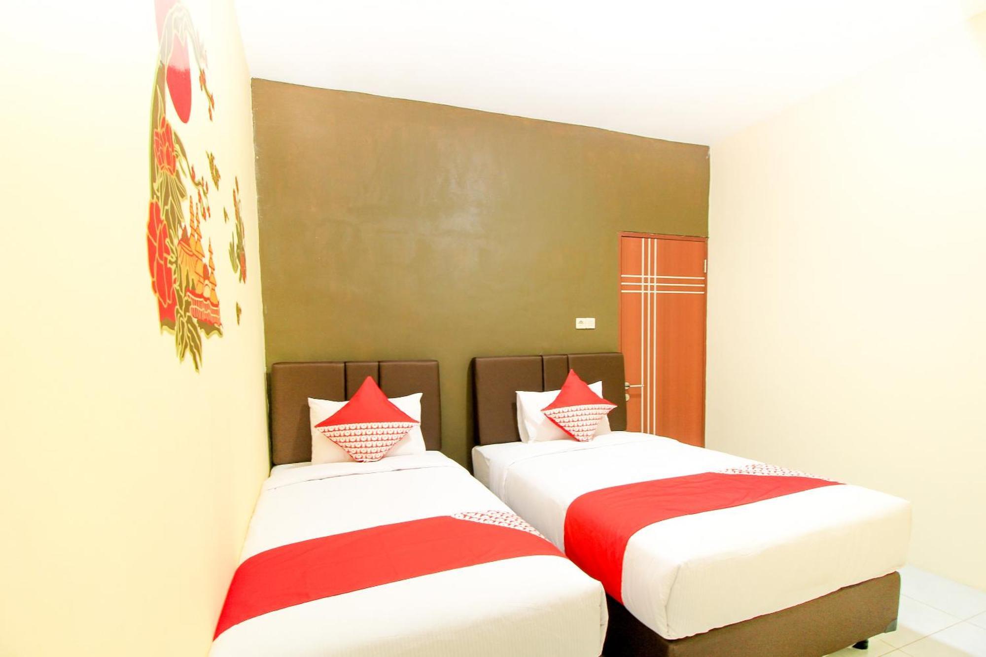 โอโย 217 A1 โฮเต็ล Hotel สุราบายา ภายนอก รูปภาพ